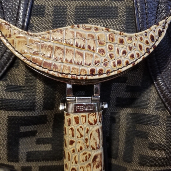 Fendi Spy Bag - coin purse broken - Picture 2 of 9